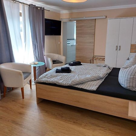 Haus Strandlust- Gemuetliches Studio Direkt Am Duemmer Apartamento Lembruch Exterior foto