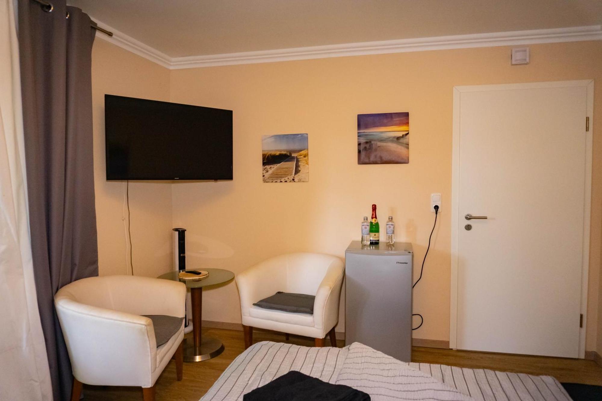 Haus Strandlust- Gemuetliches Studio Direkt Am Duemmer Apartamento Lembruch Exterior foto