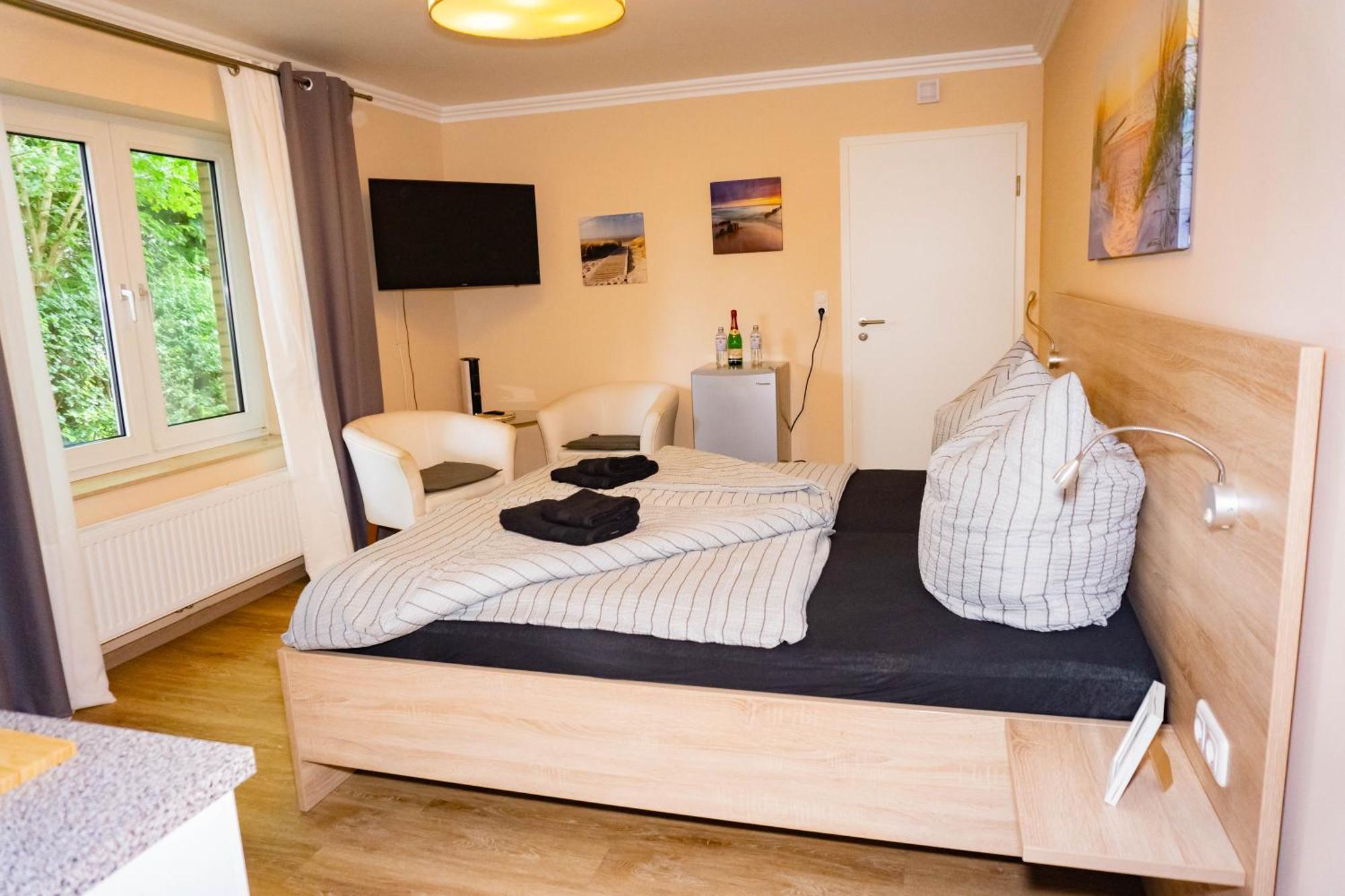 Haus Strandlust- Gemuetliches Studio Direkt Am Duemmer Apartamento Lembruch Exterior foto